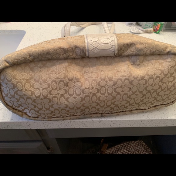 Authentic coach shoulder bag - Picture 2 of 3